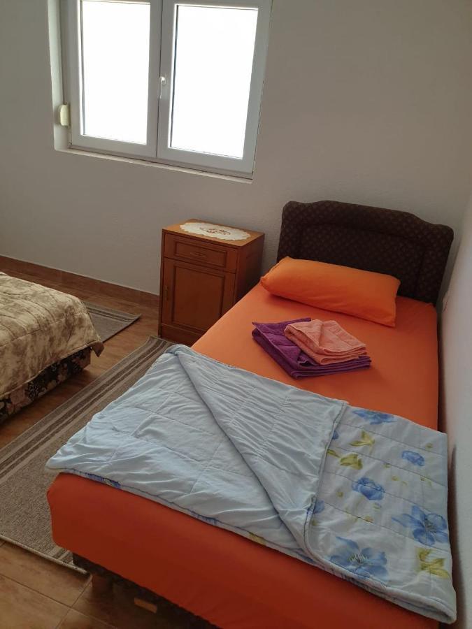 Apartment Jelena Котор Екстер'єр фото
