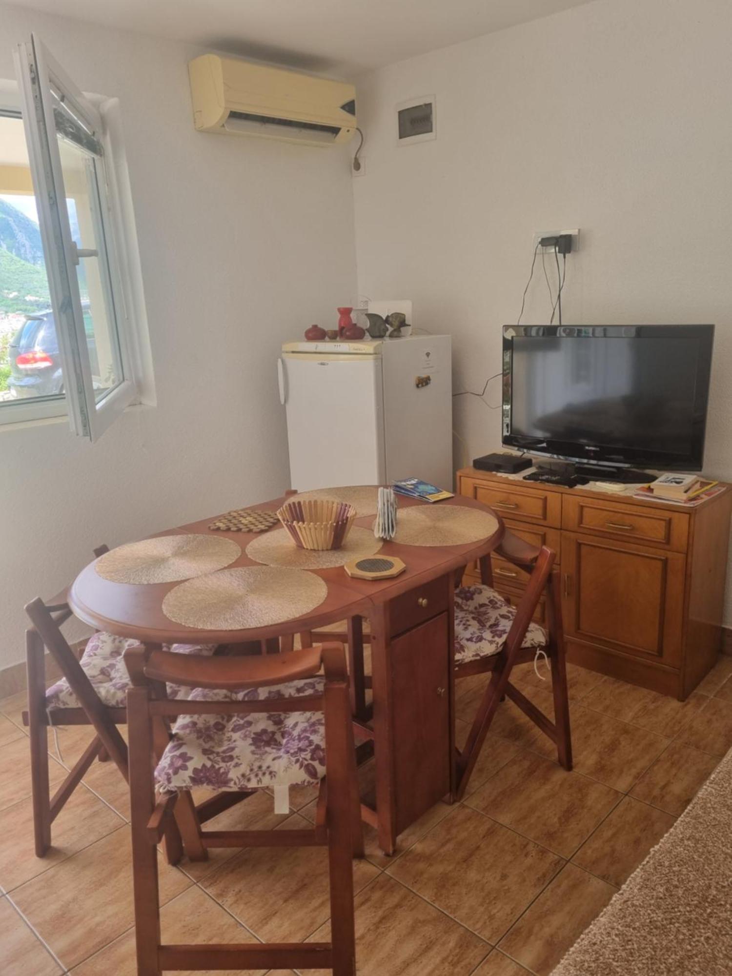 Apartment Jelena Котор Екстер'єр фото